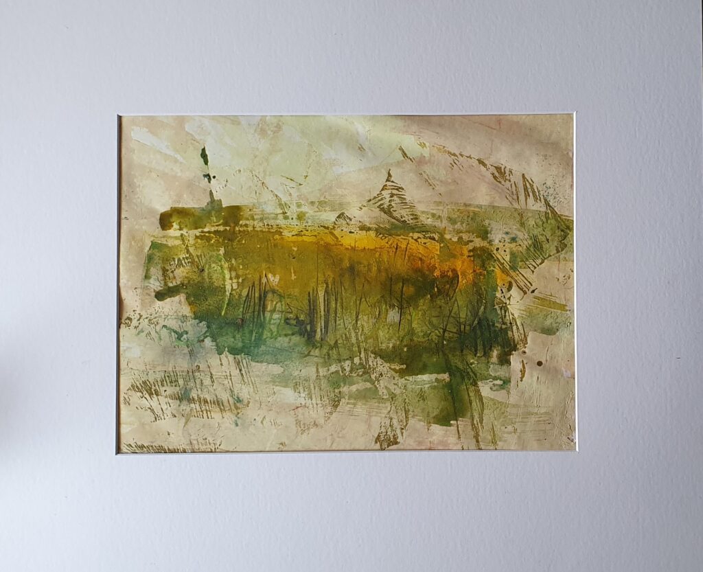 halbabstrakte flusslandschaft mit mehreren horizonten, bewohnt von wildem bewuchs der ufervegetation im glanz der spätsommerlichen abendsonne